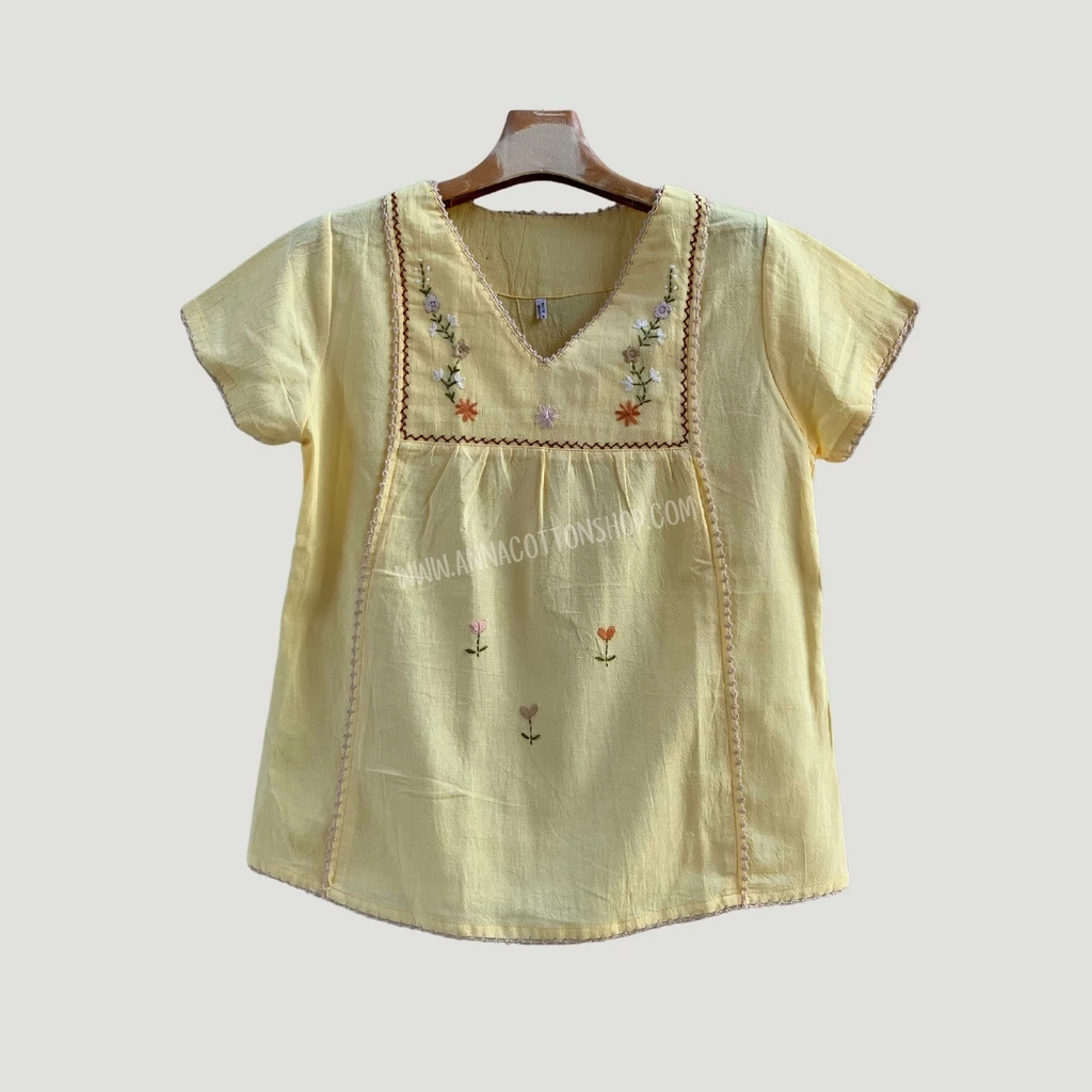 เสื้อผู้หญิงคอวีถักคู่ งานปักดอกมะลิ สีสันใสสวยงามหน้าสวมใส่ ใสสบายไม่ร้อน แห้งง่าย เย็นสบาย สีไม่ตกไม่หด ใส่อยู่บ้าน