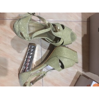 Sale‼️Used size 39 สีทอง