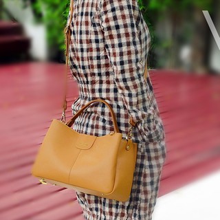 Handbag Valley Beige กระเป๋าถือหนังแท้ สีเบจ กระเป๋าแบบมีสายสะพายข้าง ขนาดกลาง  Oil Classic soft wax  ผิวสัมผัสนุ่มมือ