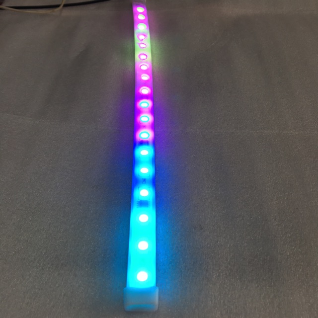 ไฟแถบ led แบบยืดหยุ่น 30 ซม. rgb วิ่งแฟลชใหม่ 5050-18led 12Volt