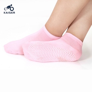 KAISER ถุงเท้าผ้าฝ้ายกันลื่น สีสำหรับผู้หญิง ถุงเท้าข้อสั้น ถุงเท้ากีฬา ถุงเท้ากันลื่น movement Non-slip socks