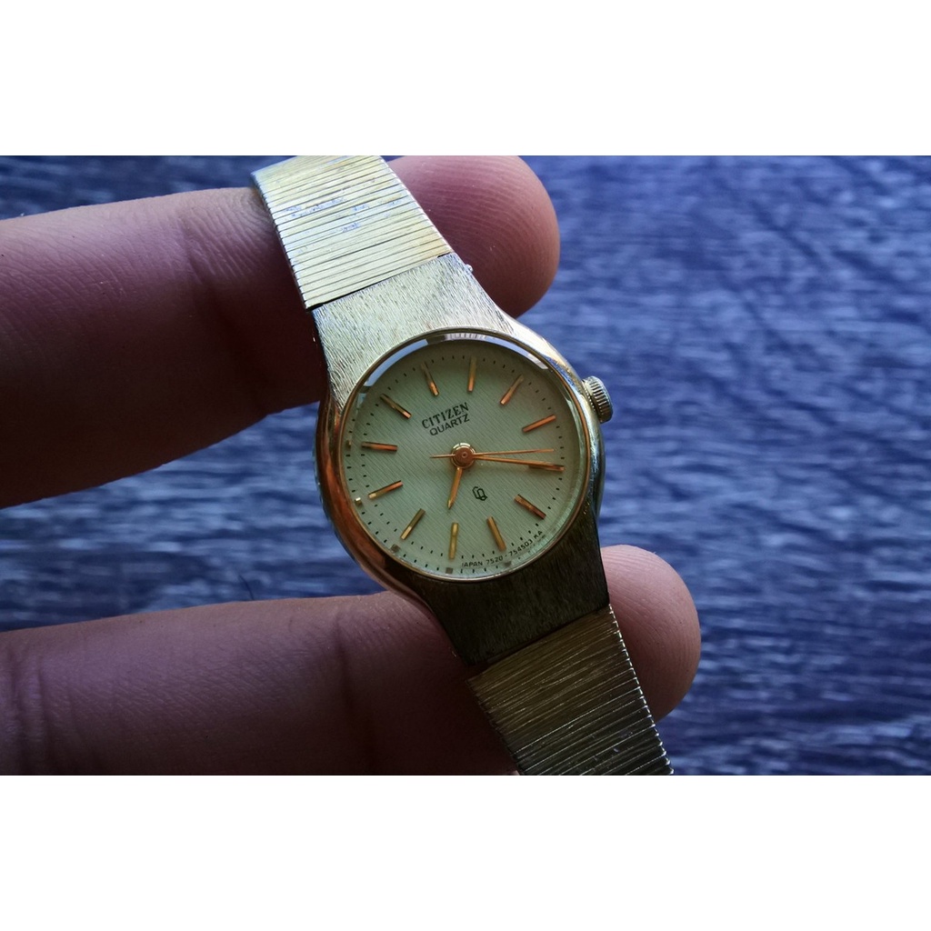 นาฬิกา Vintage มือสองญี่ปุ่น Citizen Vintage ชุบทอง ระบบ Quartz ผู้หญิง ใช้งานได้ปกติ สภาพดี ของแท้ 100% เปลี่ยนถ่าน
