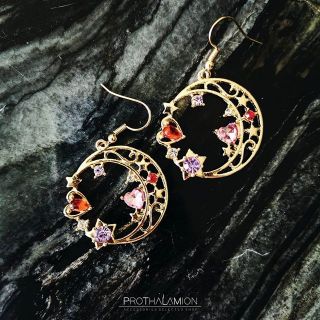 Korea Cute Crescent Moon with Diamond Earring : ต่างหู ตุ้มหู รูป พระจันทร์ เสี้ยว ประดับ เพชร น่ารัก