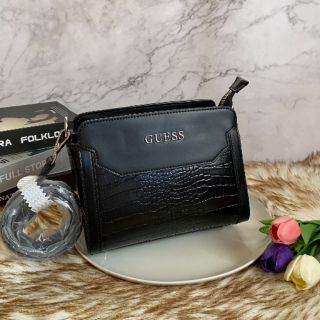 GUESS CROC EFFECT SHOULDER BAG 
กระเป๋าสะพายทรงสวย