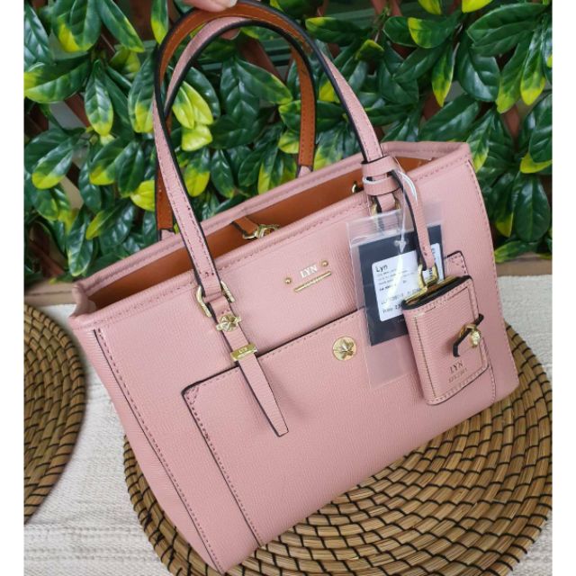 กระเป๋า LYN แท้  💯 สีชมพู สะพายข้าง ใบใหญ่ สวยหรู ดูดี ต้องมี ผู้หญิง