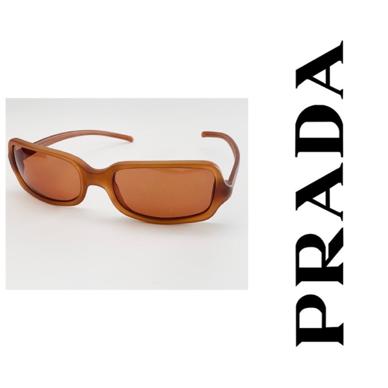 แว่นกันแดด Prada แท้ 100% มือ1 สภาพใหม่ ซื้อจาก outlet ไม่มีกล่อง น้ำหนักเบา