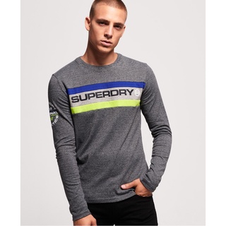 SUPERDRY TROPHY LONG SLEEVE T-SHIRT - เสื้อแขนยาว สำหรับผู้ชาย สี Black Grit