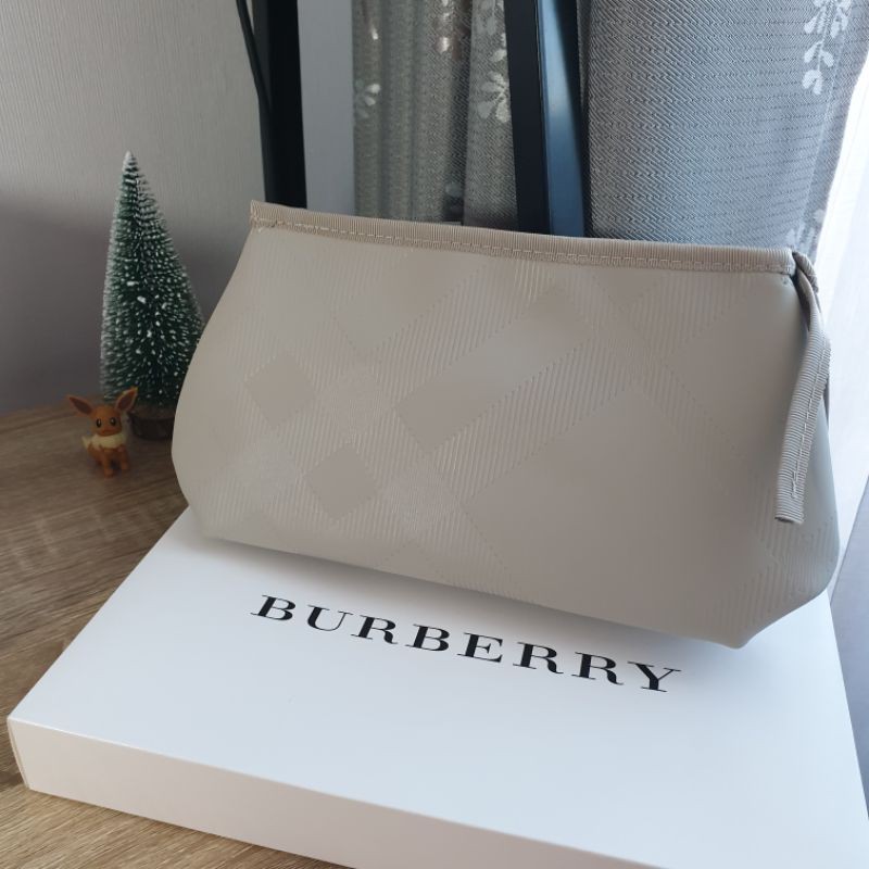 กระเป๋า เครื่องสำอางค์  Burberry Pouch