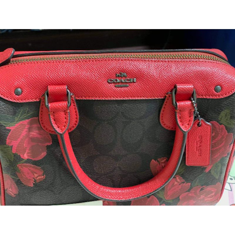 COACH แท้ มือ2 (หมอนลายกุหลาบแดง) ขนาด 9 นิ้ว สภาพวิงซ์ๆ