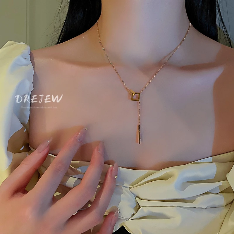 DREJEW สร้อยคอโซ่เหล็กไทเทเนียม จี้ทรงเรขาคณิต ทรงสี่เหลี่ยม สไตล์เกาหลี สําหรับผู้หญิง