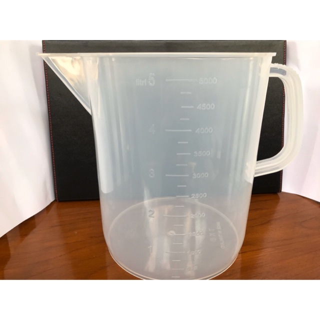 บิกเกอร์พลาสติก แบบมีหูจับ ขนาด5000ml.
