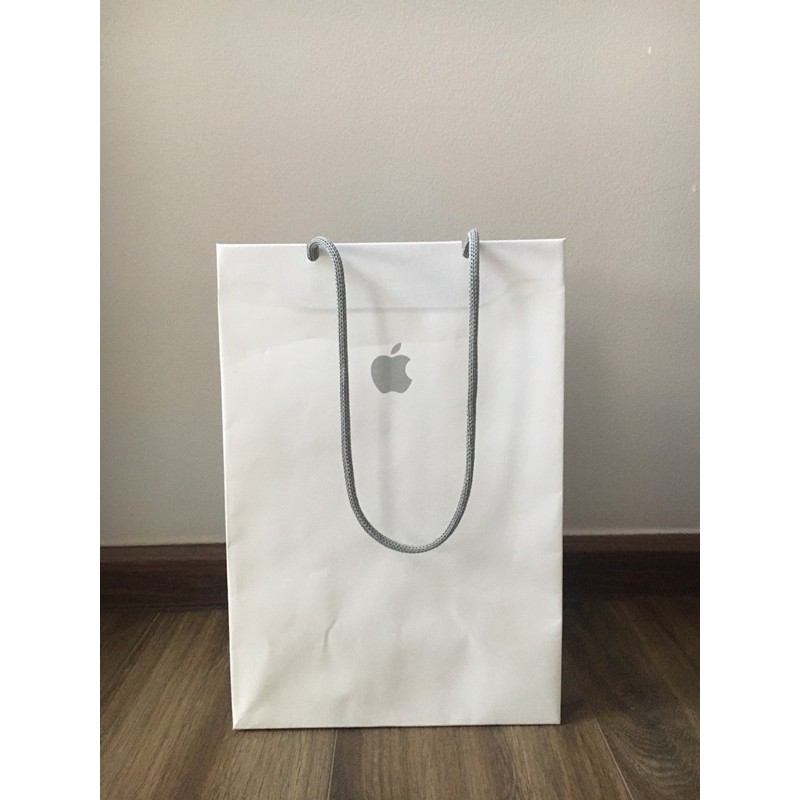 ถุงกระดาษ Apple (จากการซื้อของที่ Apple Store)