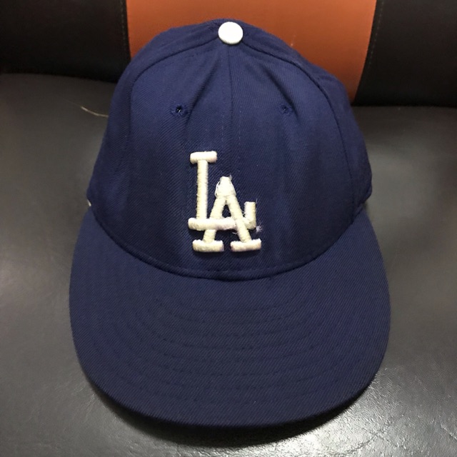 หมวกแบรนด์เนม LA ยี่ห้อ  new era  มือสองของแท้ สภาพดี
