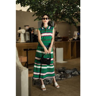 พร้อมส่ง 🥦Set เสื้อคอปกแขนกุด+กระโปรงอัดพลีท🥑 vshop B027