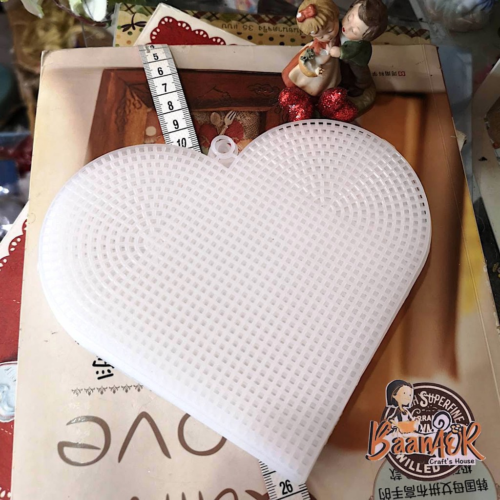 1 pcs แผ่นเฟรม หัวใจ ปัก ไหมพรม ขนาด 17 เซนติเมตร จำนวน 1 ชิ้น ราคา 30 บาท Plastic Canvas