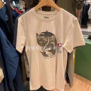 Fjallraven เสื้อยืดคอกลม แขนสั้น ผ้าฝ้าย พิมพ์ลายสุนัขจิ้งจอกอาร์กติก สําหรับผู้ชาย