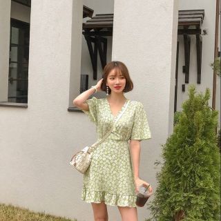 Floral Dress แชทก่อนซื้อค่ะ