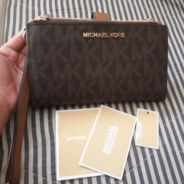 Mk กระเป๋าตังค์ คล้องมือ