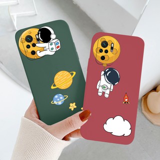 เคสนักบินอวกาศแขวนอยู่บนดาวเคราะห์ Liquid Silicone Case For Xiaomi Redmi Note 10 Pro Max 10s 4G 5G 10Pro 10ProMax Shockproof Camera Lens Protection Soft Phone Cover เคสมือถือ Case