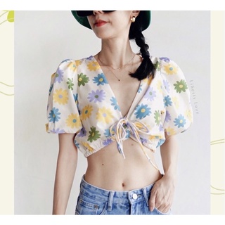 𝐋𝐢𝐛𝐞𝐫𝐭𝐲 𝐋𝐨𝐯𝐞 4485 Flowers printed tie-front crop top