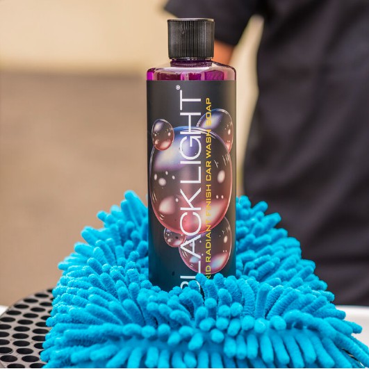 BlackLight Shampoo แชมพูล้างรถสำหรับรถสีดำโดยเฉพาะ