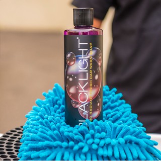 BlackLight Shampoo แชมพูล้างรถสำหรับรถสีดำโดยเฉพาะ
