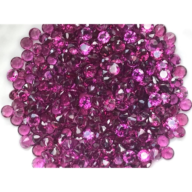 3.0mm. พลอยโรโดไลท์กลมเจียรเหลี่ยม ราคากะรัตละ 80 บาท