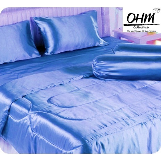OHM ผ้าปูที่นอนและผ้านวมคลุมเตียง ผ้าเครปซาติน 220 เส้น ขนาด 5 ฟุต 6 ชิ้น (สีฟ้า)