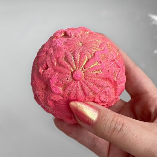 (ของใหม่) Lush Rose Gold Bath Bomb 185g