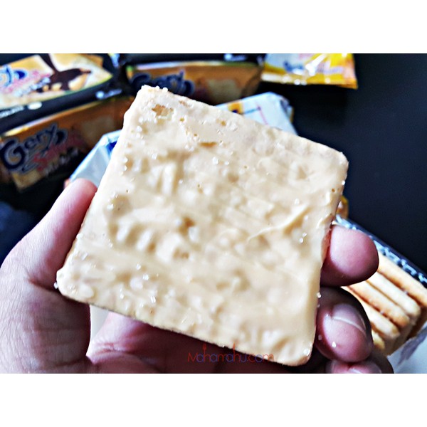Gery Cheese/Chocolate Crackers