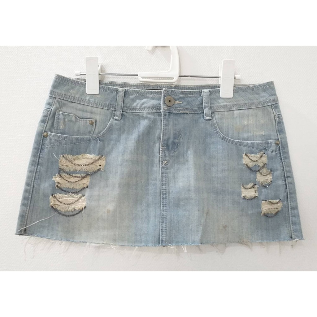 Bershka กระโปรงยีนส์สั้น Y2K เอวกว้าง 32 นิ้ว มือ2  สภาพดีมาก
