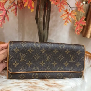 Lv used สภาพสวย มีสายสะพาย ภายในสะอาด