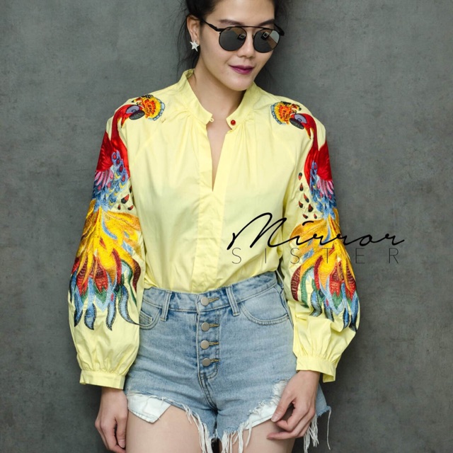 เสื้อคอจีนปักลายนกยูง Play store