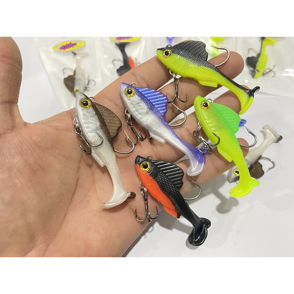 ปลายางลุงแซม รุ่นปลาซิวพร้อม 7 CM.  12 กรัม การ์ดกันสวะตีหมาย รกได้ ของชอบปลาช่อน เหยื่อยางลุงแซม แอคชั่นดี หางโบกแรง