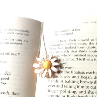 Daisy necklace by whatadaisyday