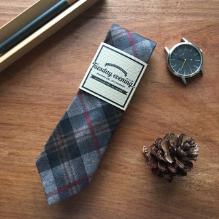 เนคไทสีเทา ลายเส้นสลับทาร์ทัน Neck tie Grey Tartan