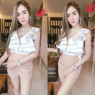 จั๊มสูทขาสั้น แพทเทิ้ลสวยย ช่วงบนเป็นผ้าโฟร์เวย์ ช่วงกางเกงและเป้าเพิ่มความยาวให้คะ ผ้าซาร่า มีซิปหลัง สวยหวานมากๆ