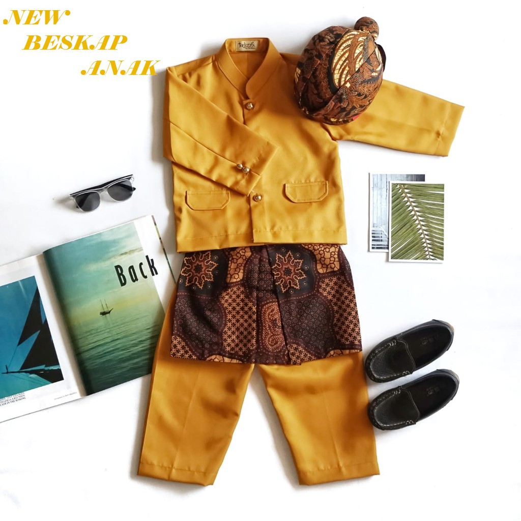 BAJUNIK_PRODUSEN BASOFI CHILDRENS/CHILDRENS TRADITIONAL CLOTHES/JAVA TITIONAL CLOTHES/PHOTOS/GOLD เส