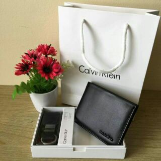 Calvin Klein  leather credit card fold with metal clip key fob set