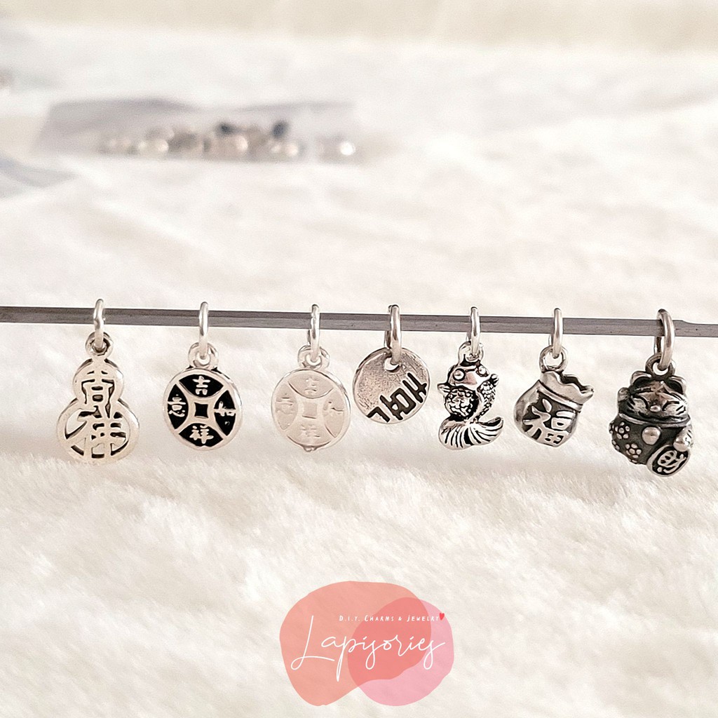 จี้เงินแท้925 จี้จิ๋ว น้ำเต้า เหรียญ แมวกวัก ปลาทอง ถุงเงิน สุขภาพ ดูดเงิน โชคดี จี้ห้อยกำไล ป้ายมงคล DIY CHARM ราคา ถูกที่สุด ดีลบีเคเค แกลเลอรีภาพที่ 2
