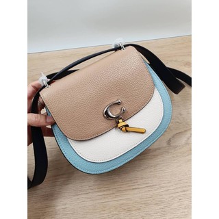 (ผ่อน0%) กระเป๋าสะพายข้าง COACH  REMI SADDLE BAG IN COLORBLOCK 1330 หนังแท้ สีฟ้า ขาว