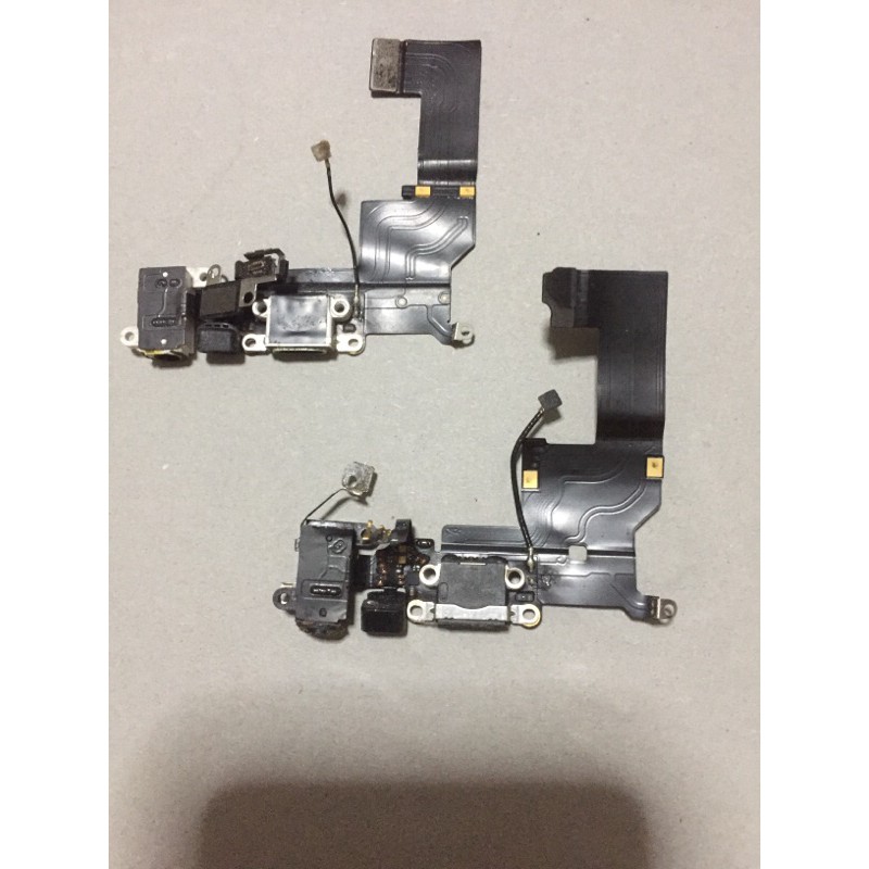 แพรชาร์ท iPhone 5/5s มือสอง คละสี