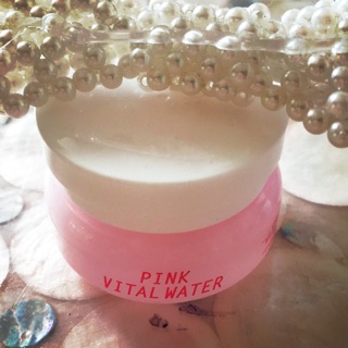 ครีมบำรุงผิว pink vital water cream