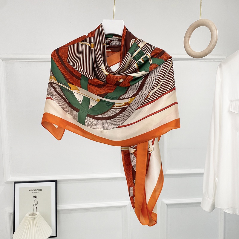 Lisa ผ้าพันคอแฟชั่น 110X110 ซม.ผ้าพันคอสี่เหลี่ยมพิมพ์ผ้าพันคอผู้หญิง Lady Shawl Musilim Bawal