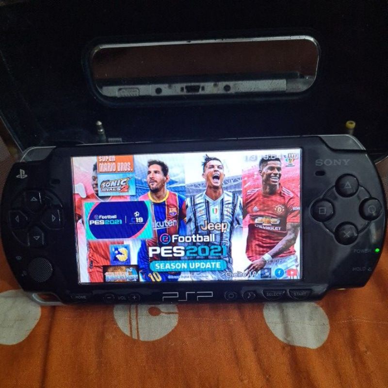 PSP2000ขนาดเมม16GBใส่เกมส์แล้วพร้อมเล่น
