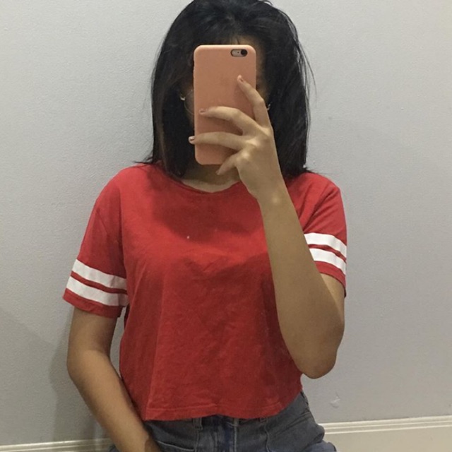 เสื้อครอปแดง H&M ( used ) Shopee Thailand