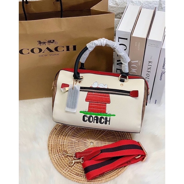 ส่งฟรี กระเป๋าแบรนด์ แท้ 100% สินค้า coach outlet