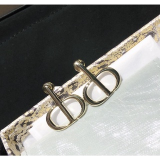 ต่างหูแฟชั่น Dior น่ารัก หรูหรา