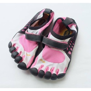 Vibram FiveFingers Size 31EU สีชมพู/ขาว/ดำ มือสอง ของแท้