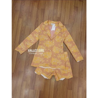 ชุดเซตสูทขาสั้นผ้าฉลุลูกไม้สีส้ม งานป้าย Valley girl SizeXL ***มือ1ป้ายห้อย